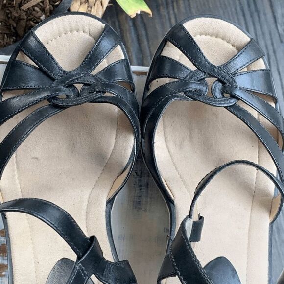 Aubrey Brooke Women's Perforated Ankle Strappy Wedge Sandals Black Size 8.5 - Picture 8 of 14